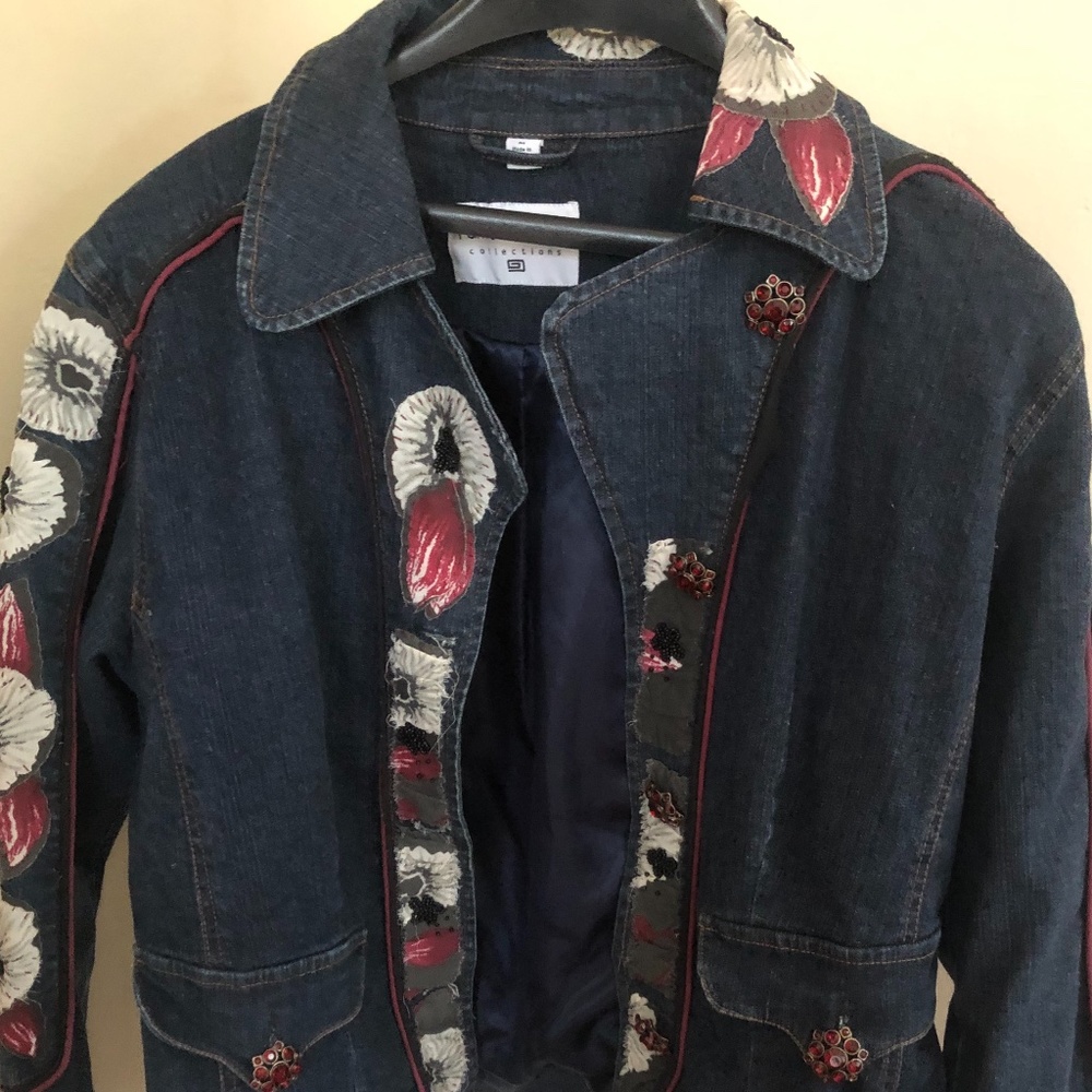 Dark blue denim jacket w/patches